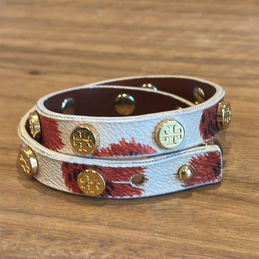 Tory Burch Hedgehog Cream and Gold Leather Wrap Bracelet VERY RARE - Picture 3 of 5